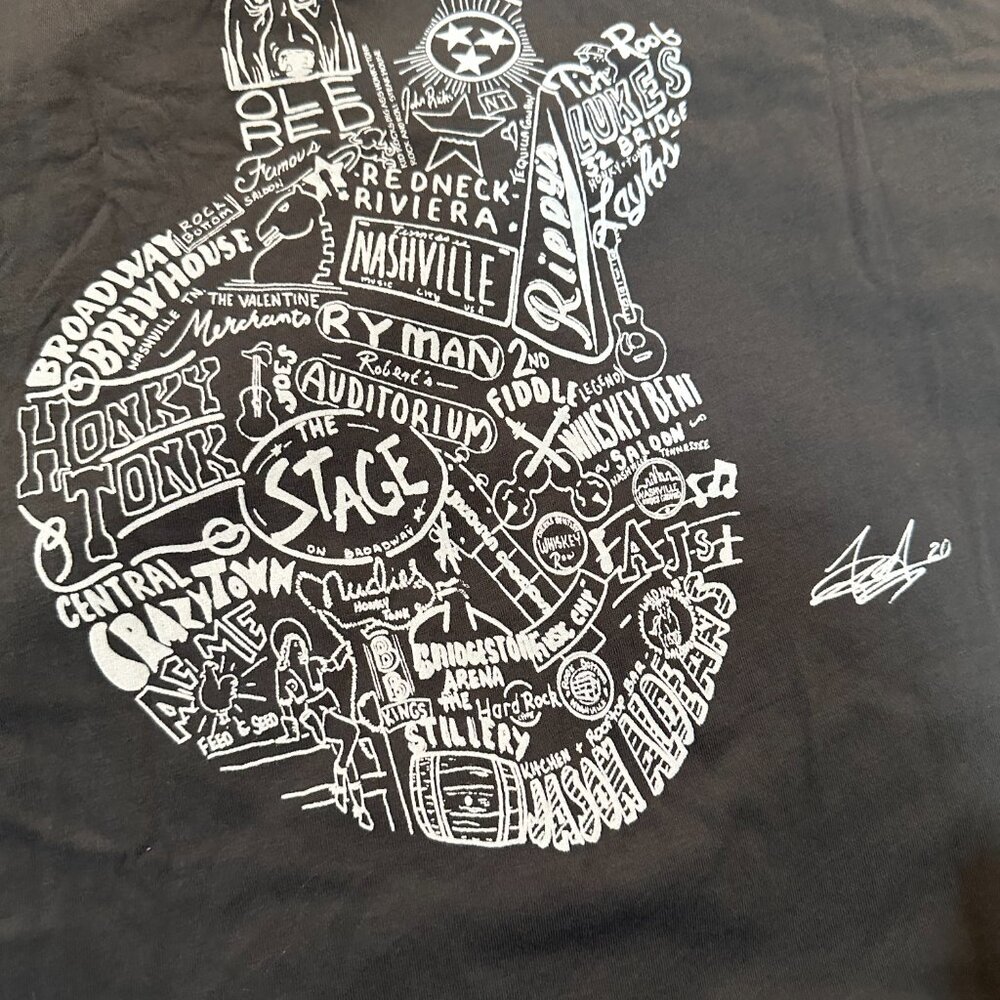 New Nashville Tennessee Dark Grey T-Shirt w/Guitar Graphic, Size L (NWT) - Picture 5 of 8